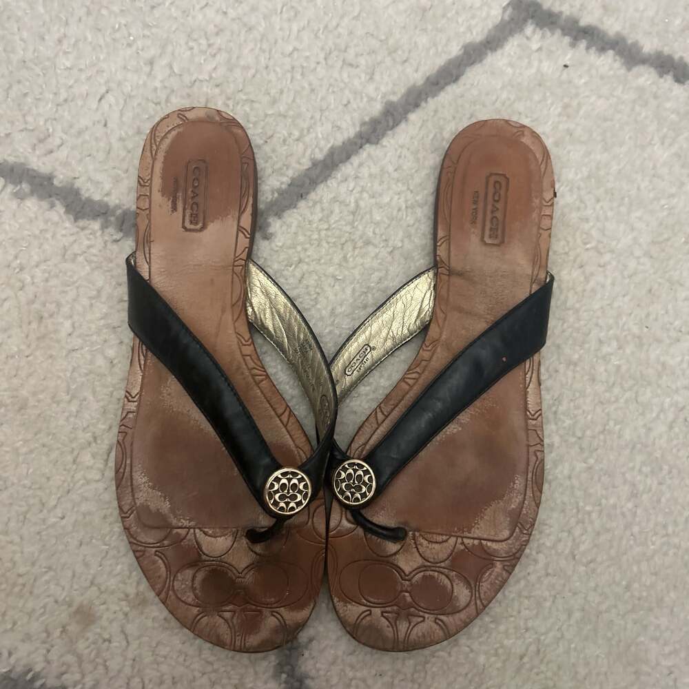 Coach Ladies Sara Black Patent Flip Flop Thong Sandals Size 10
